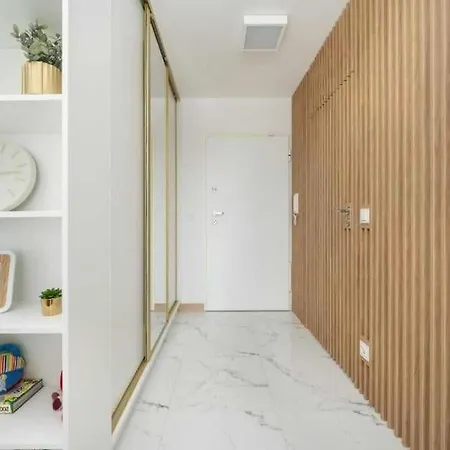 New, Stylish And Fully Equipped Near The Center Apartmán