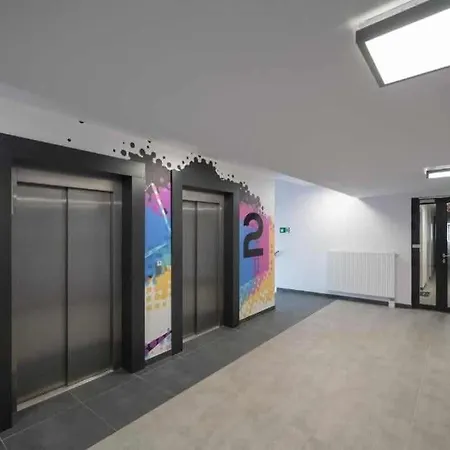 New, Stylish And Fully Equipped Near The Center Vratislav